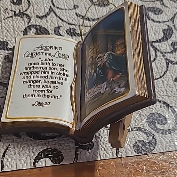 Bible  Ornament with Nativity Scene - Picture 1 of 3